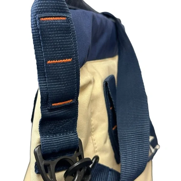 Authentic Disney Cruise line Insulated Cooler Bag - Picture 4 of 9